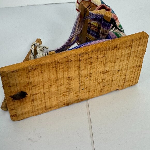 Vintage Folk Art Weaving Woman Guatemala Latin Figurine Souvenir Wood Yarn - Picture 8 of 8
